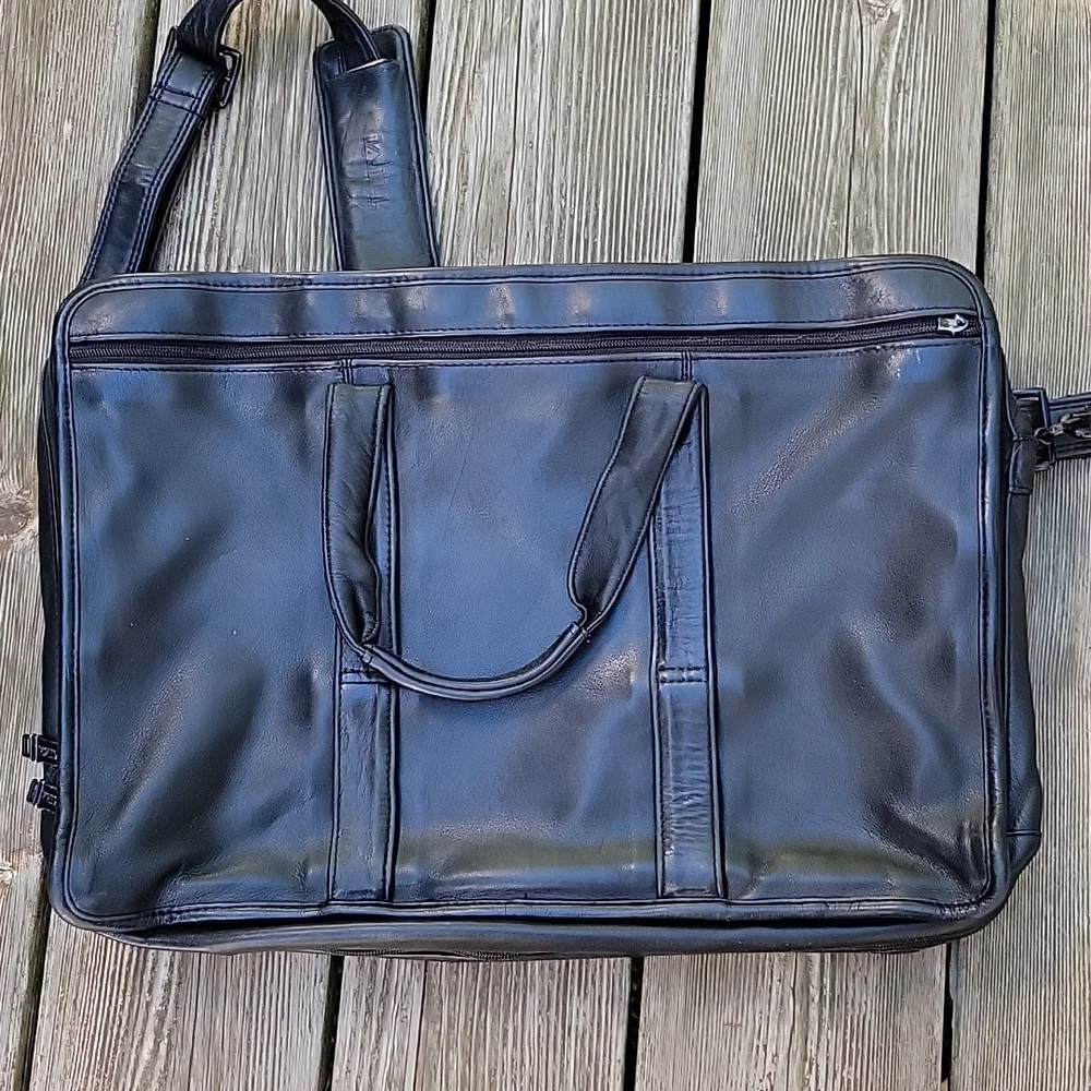 Tumi Leather Expandable Briefcase Lap Top Organizer Shoulder Bag.
